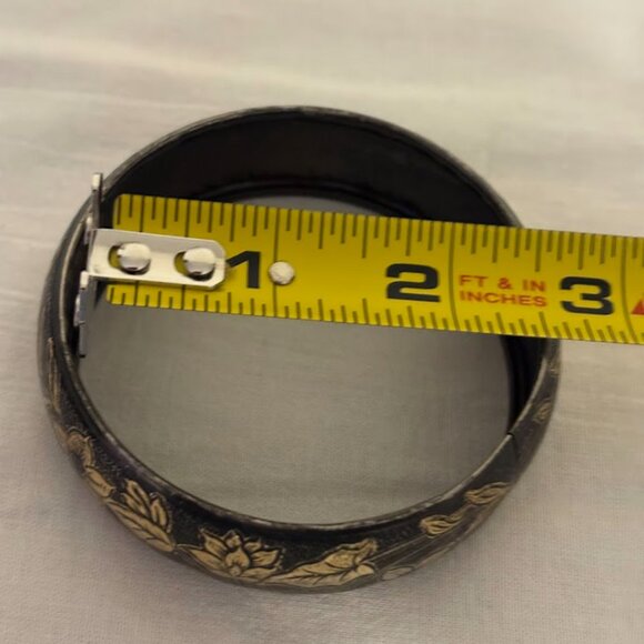 Beautiful and Colorful Metal Bracelets (set of 2) for any occasion - Picture 9 of 9